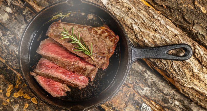 Come non far attaccare la carne alla piastra di ghisa