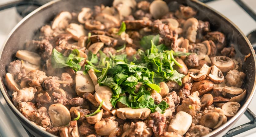 Ricetta funghi e salsiccia