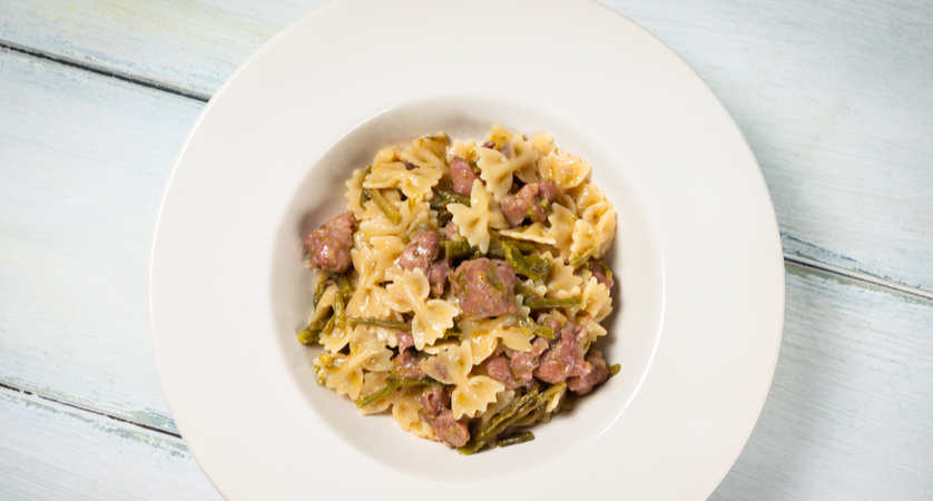 Ricetta con asparagi selvatici e salsiccia