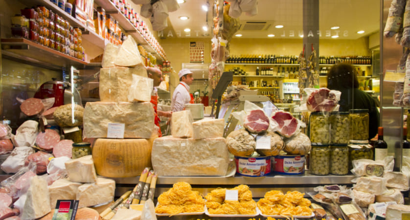 Come abbellire un banco salumi