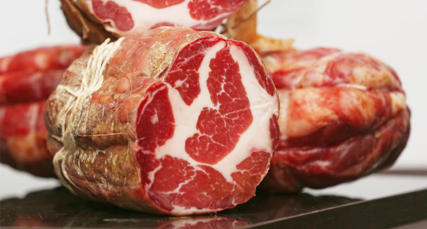 Come conservare i salumi interi