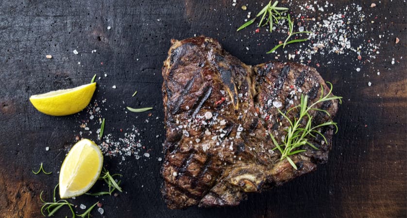 Quando salare la carne alla griglia?