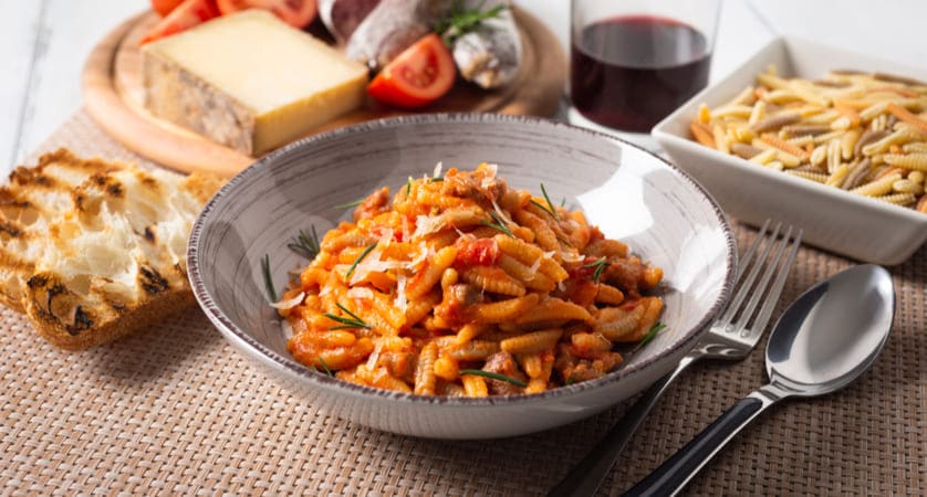 Malloreddus con salsiccia e zafferano