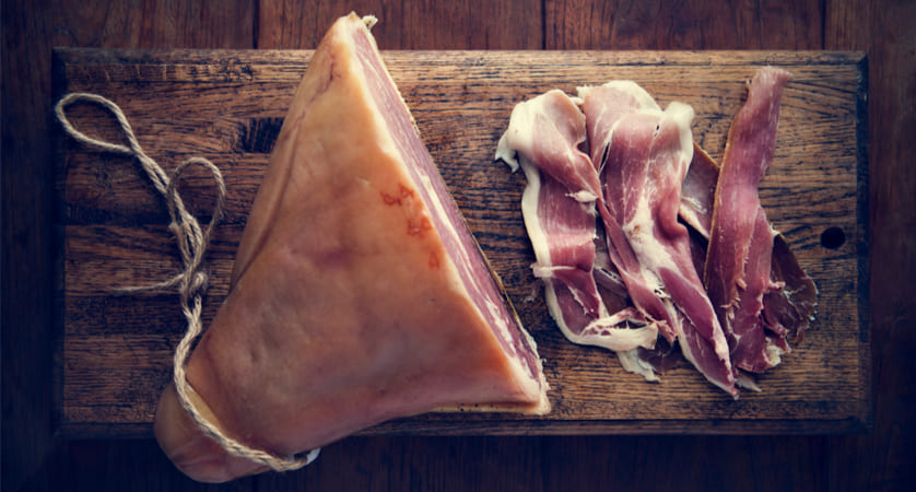 come disossare un prosciutto intero crudo, passaggi