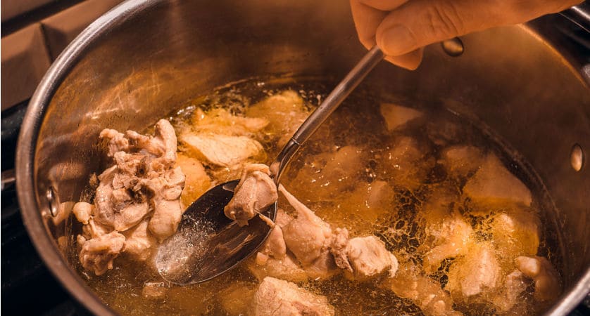 Quanto deve bollire il brodo di carne?