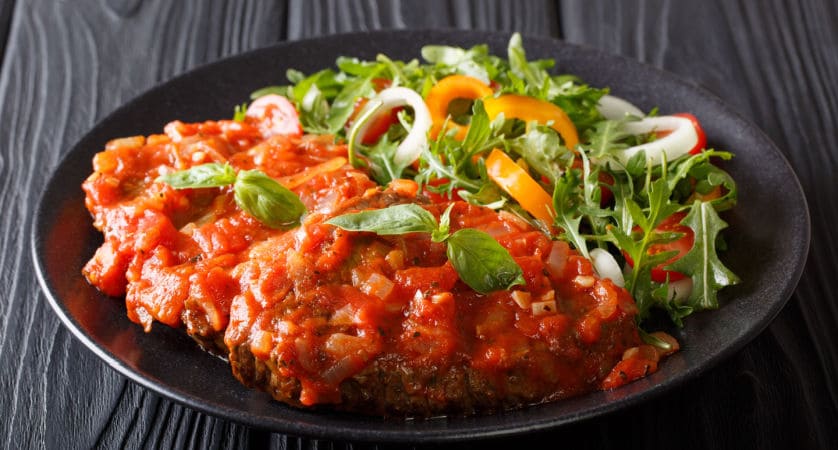 Come fare la carne alla pizzaiola ricetta napoletana