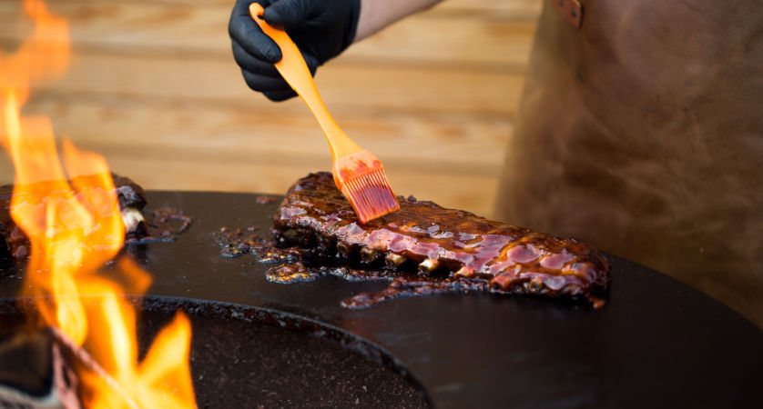Caramellare carne alla griglia, salse